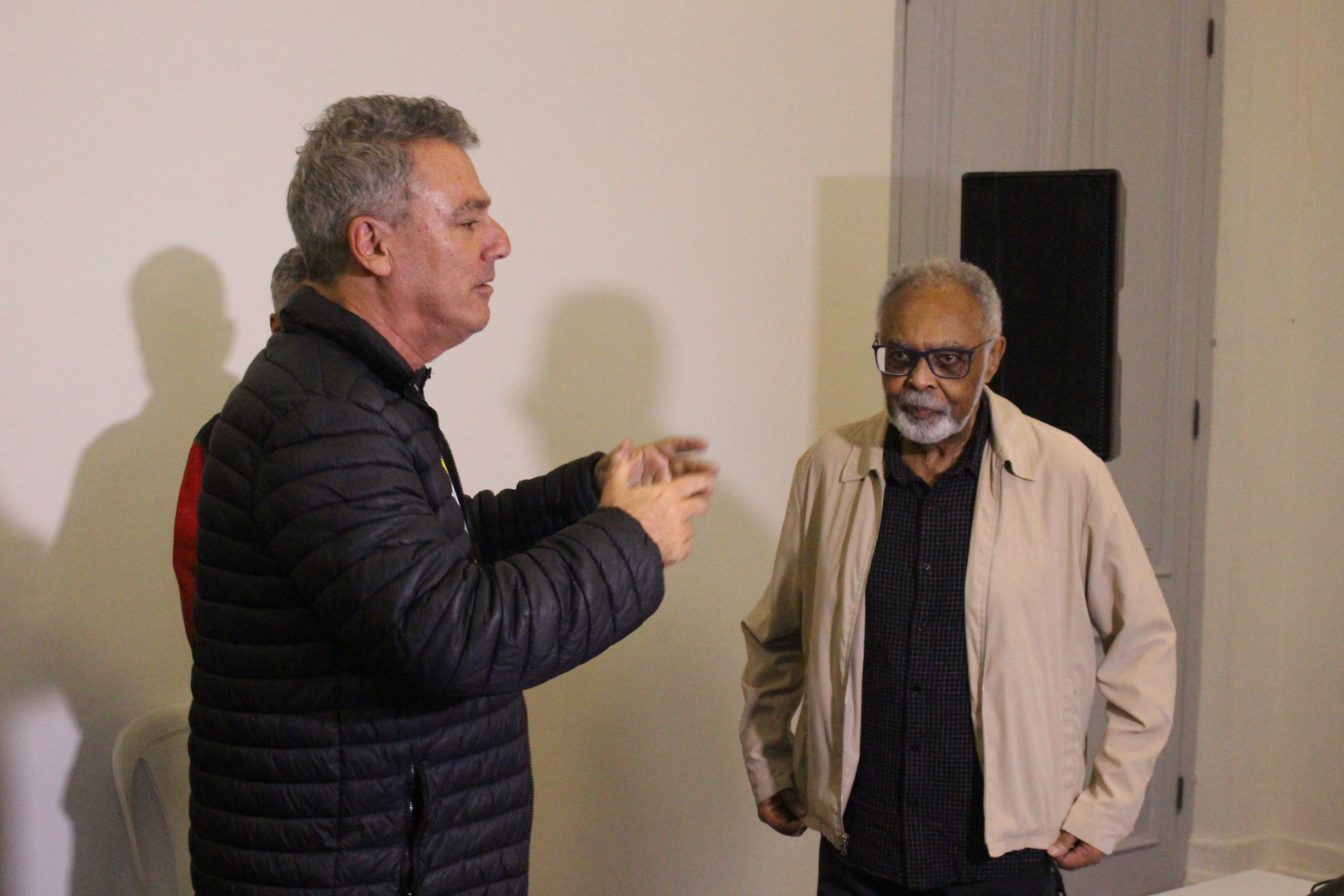 Gilberto Gil visita as oficinas do 25º Festival de Música de Itajaí
