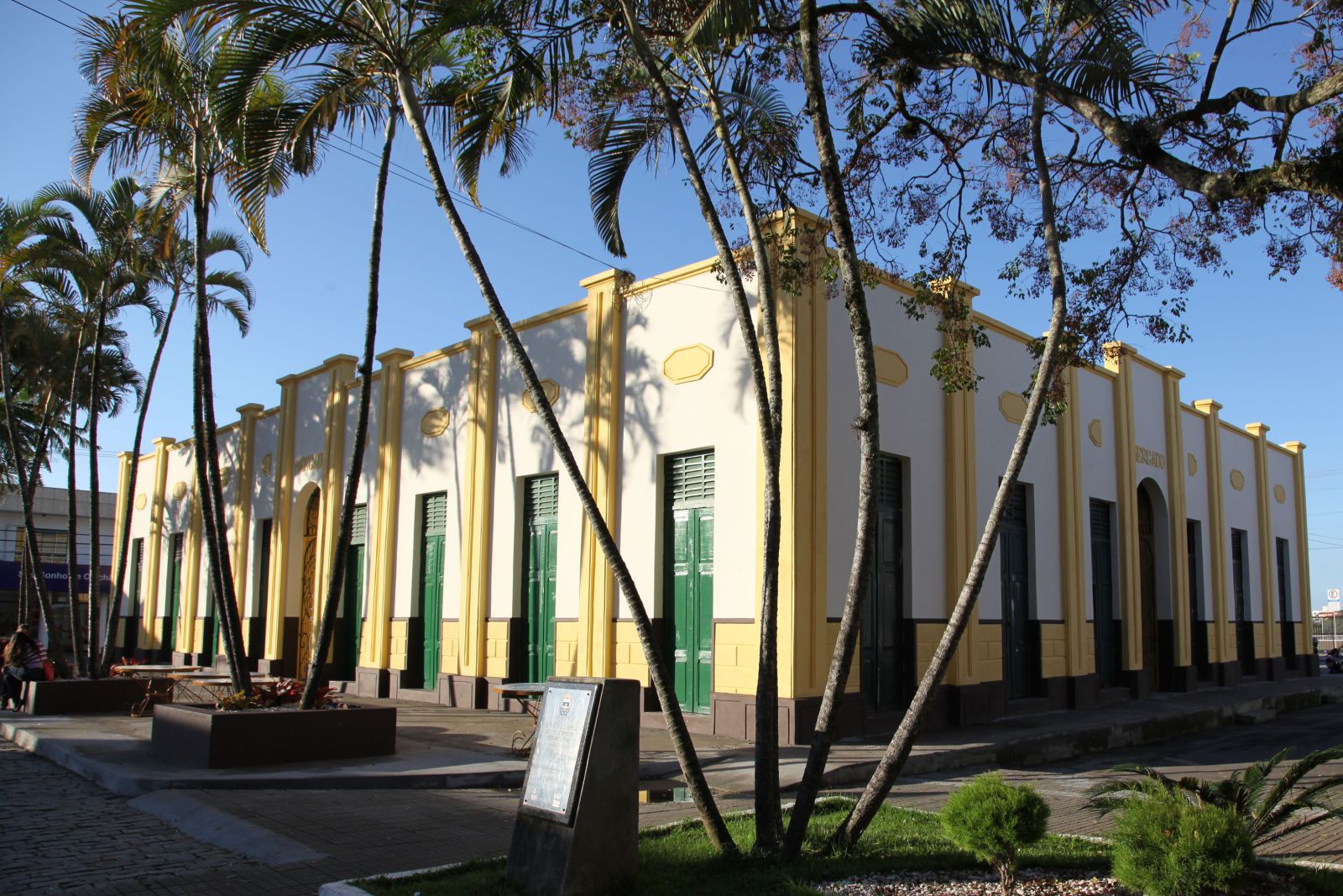 MERCADO PÚBLICO - Pedro Silva e Letícia logo